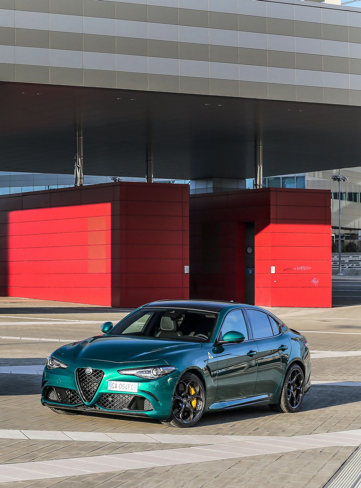 Download 2020 Alfa Romeo Giulia Quadrifoglio - Front Three-Quarter HD Phone Wallpaper 1418x1920 #14