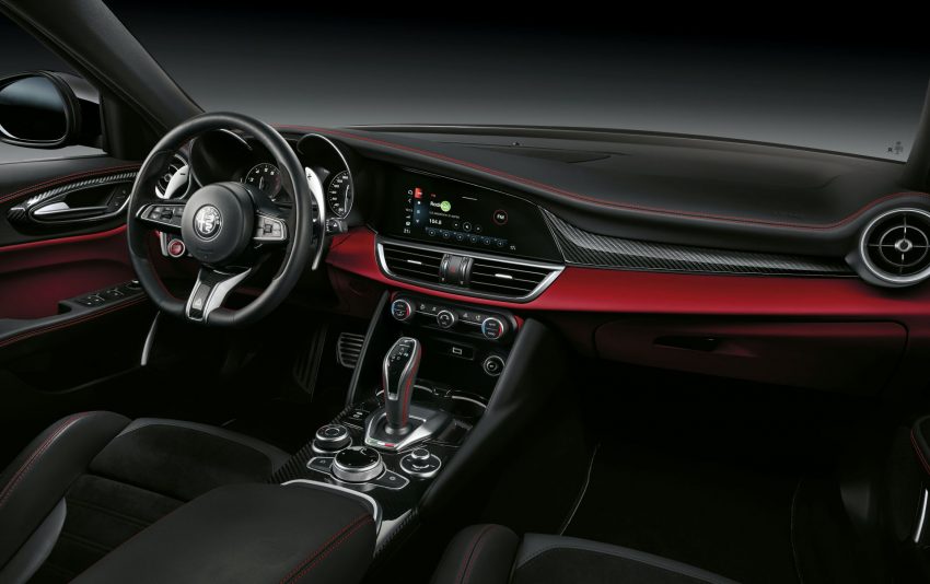 2020 Alfa Romeo Giulia Quadrifoglio - Interior Wallpaper 850x534 #29