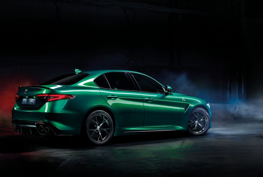 2020 Alfa Romeo Giulia Quadrifoglio - Rear Three-Quarter Wallpaper 850x573 #25