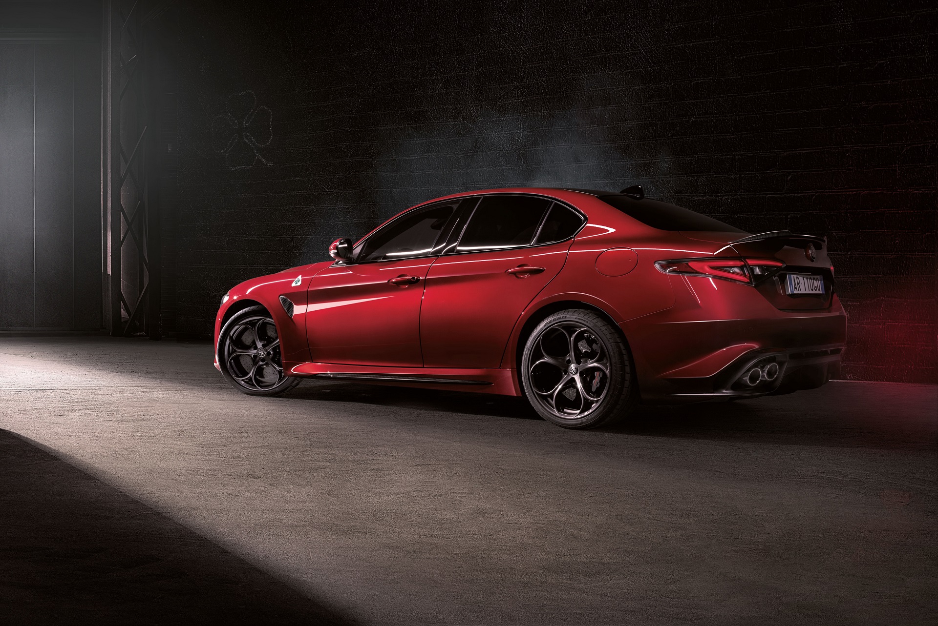 Download 2020 Alfa Romeo Giulia Quadrifoglio - Rear Three-Quarter HD Wallpaper 1920x1283 #24