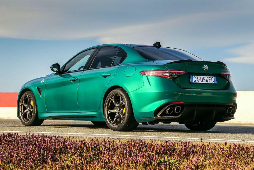 2020 Alfa Romeo Giulia Quadrifoglio - Rear Three-Quarter Wallpaper 850x567 #21