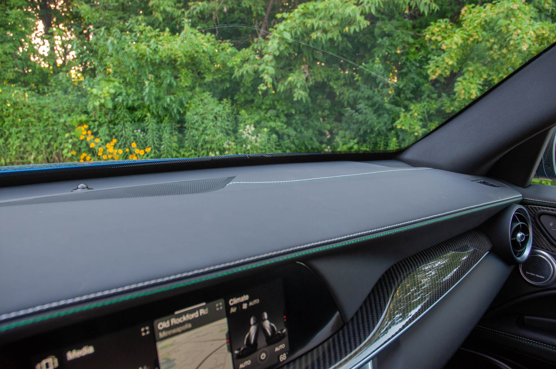 Download 2020 Alfa Romeo Stelvio Quadrifoglio - Central Console HD Wallpaper 1920x1275 #45