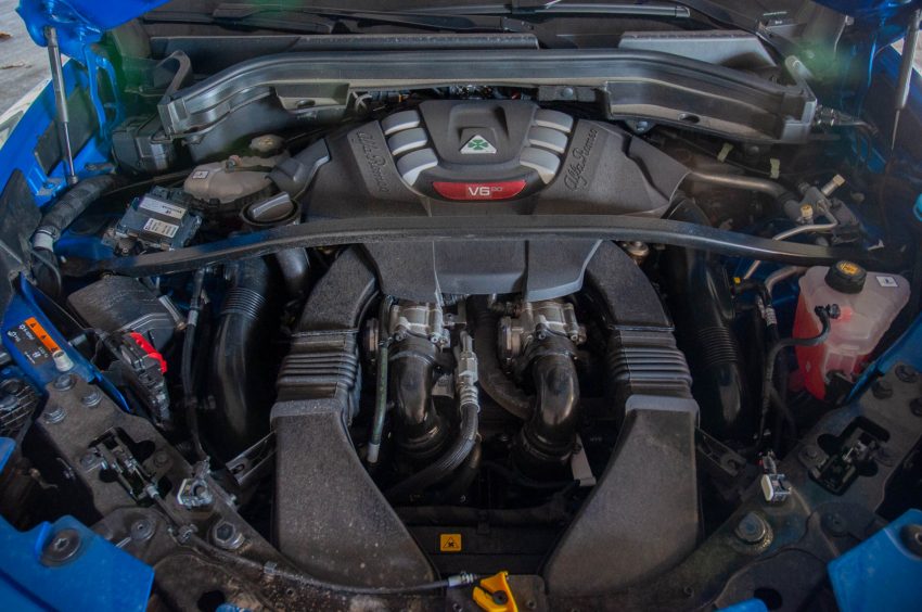 2020 Alfa Romeo Stelvio Quadrifoglio - Engine Wallpaper 850x564 #44