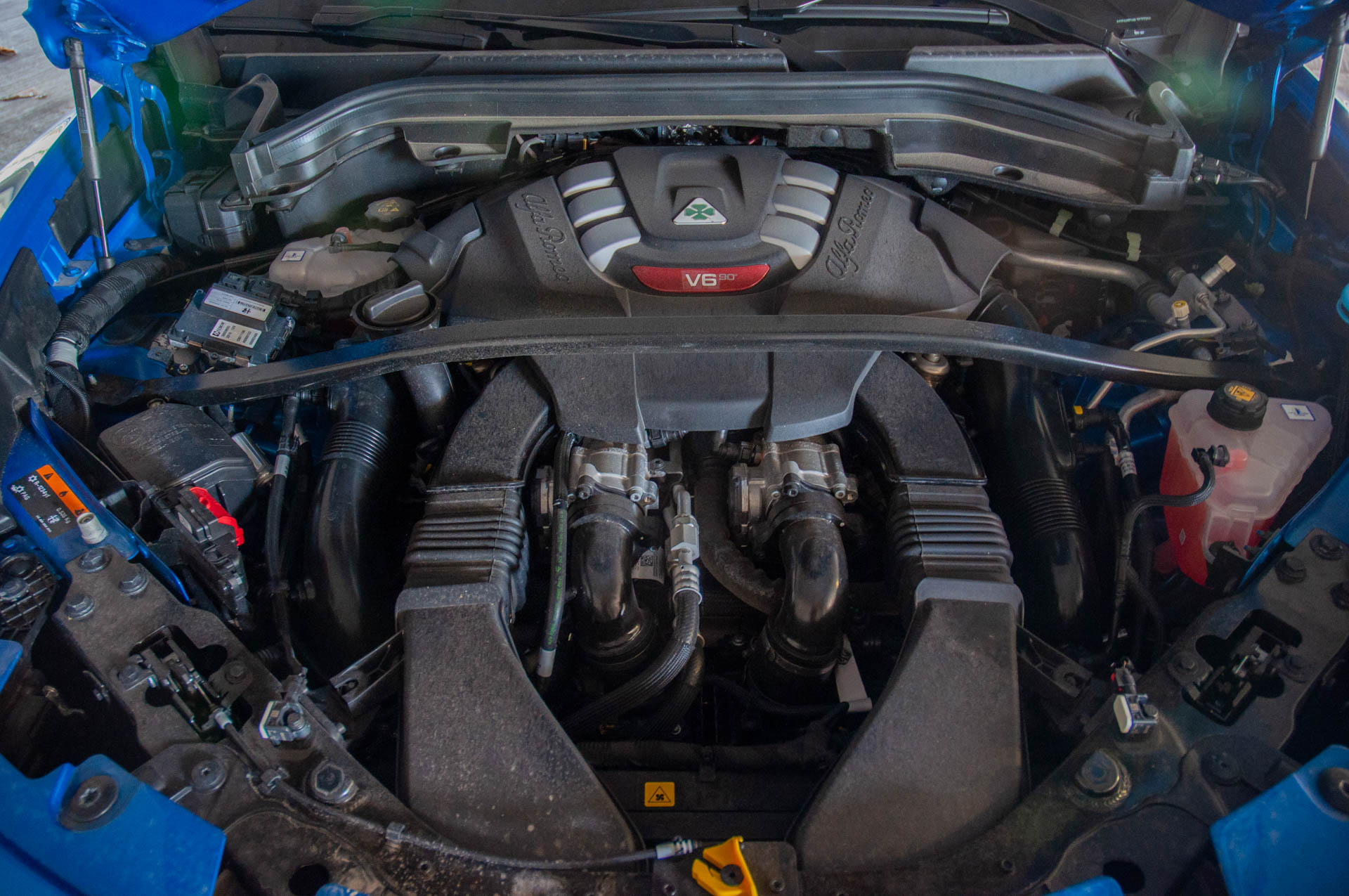 Download 2020 Alfa Romeo Stelvio Quadrifoglio - Engine HD Wallpaper 1920x1275 #44