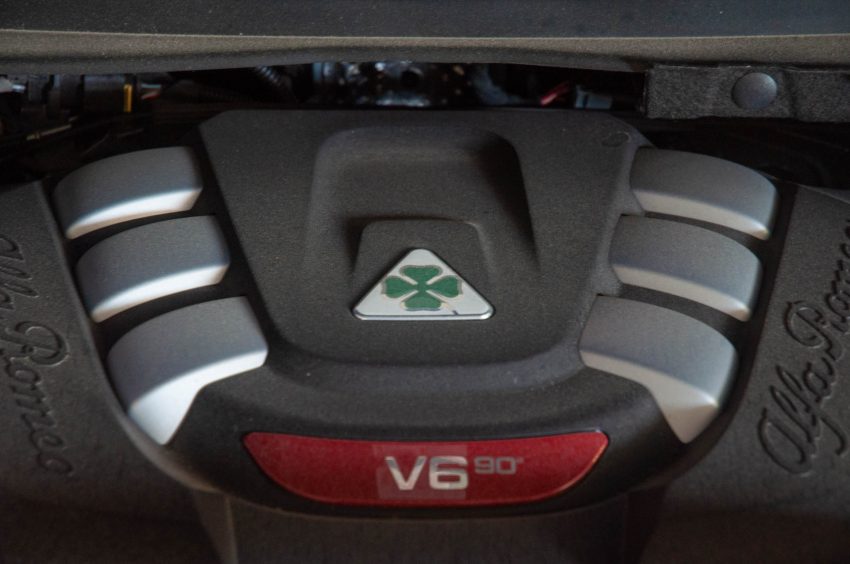 2020 Alfa Romeo Stelvio Quadrifoglio - Engine Wallpaper 850x564 #43