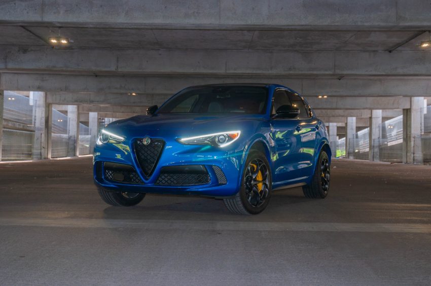 2020 Alfa Romeo Stelvio Quadrifoglio - Front Three-Quarter Wallpaper 850x564 #24