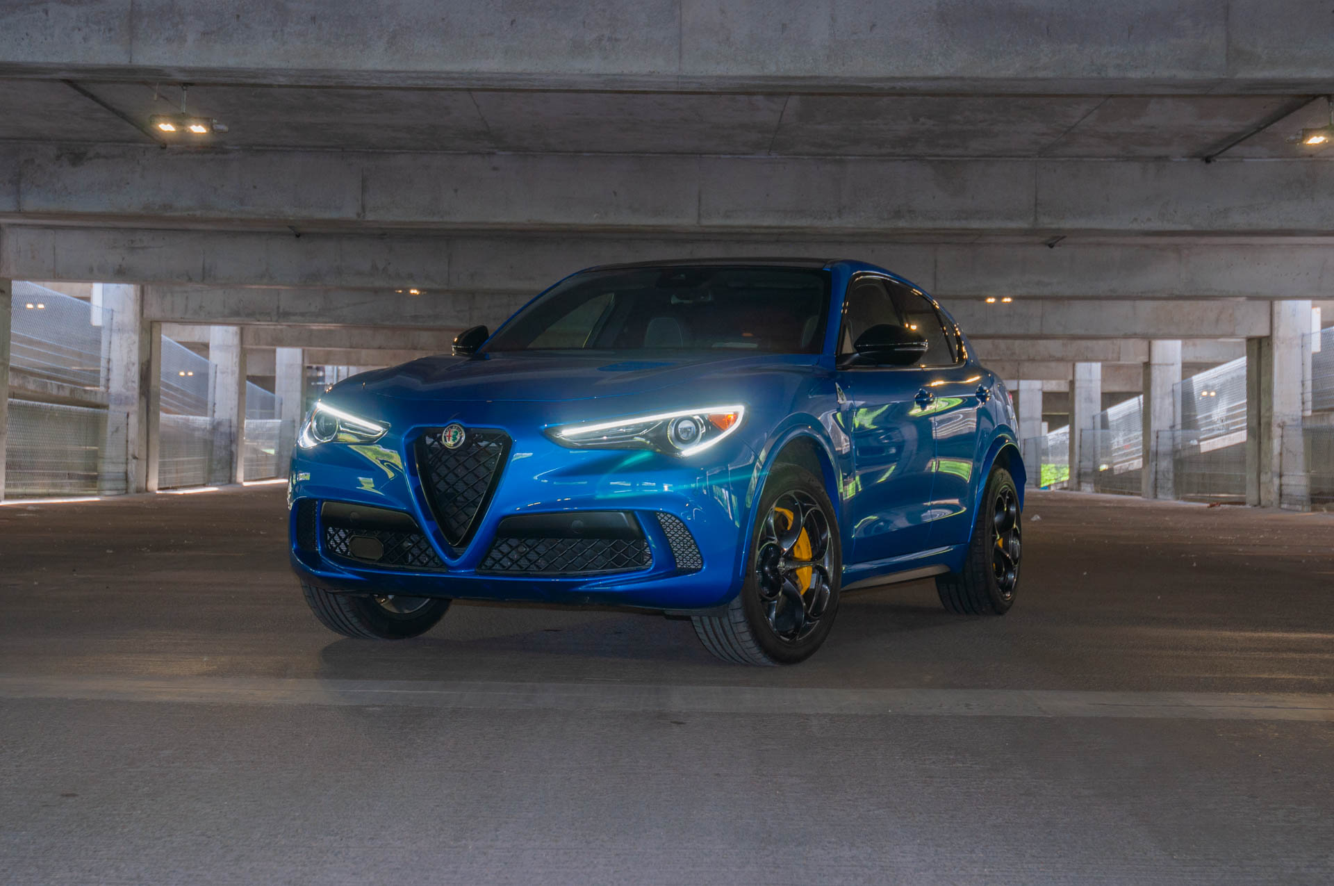 Download 2020 Alfa Romeo Stelvio Quadrifoglio - Front Three-Quarter HD Wallpaper 1920x1275 #24