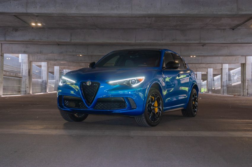 2020 Alfa Romeo Stelvio Quadrifoglio - Front Three-Quarter Wallpaper 850x564 #25