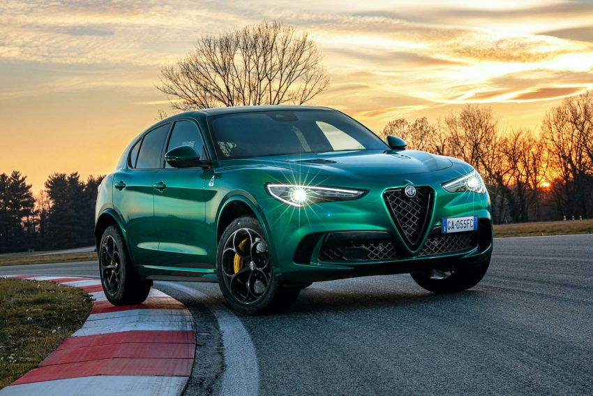 2020 Alfa Romeo Stelvio Quadrifoglio - Front Three-Quarter Wallpaper 850x567 #1