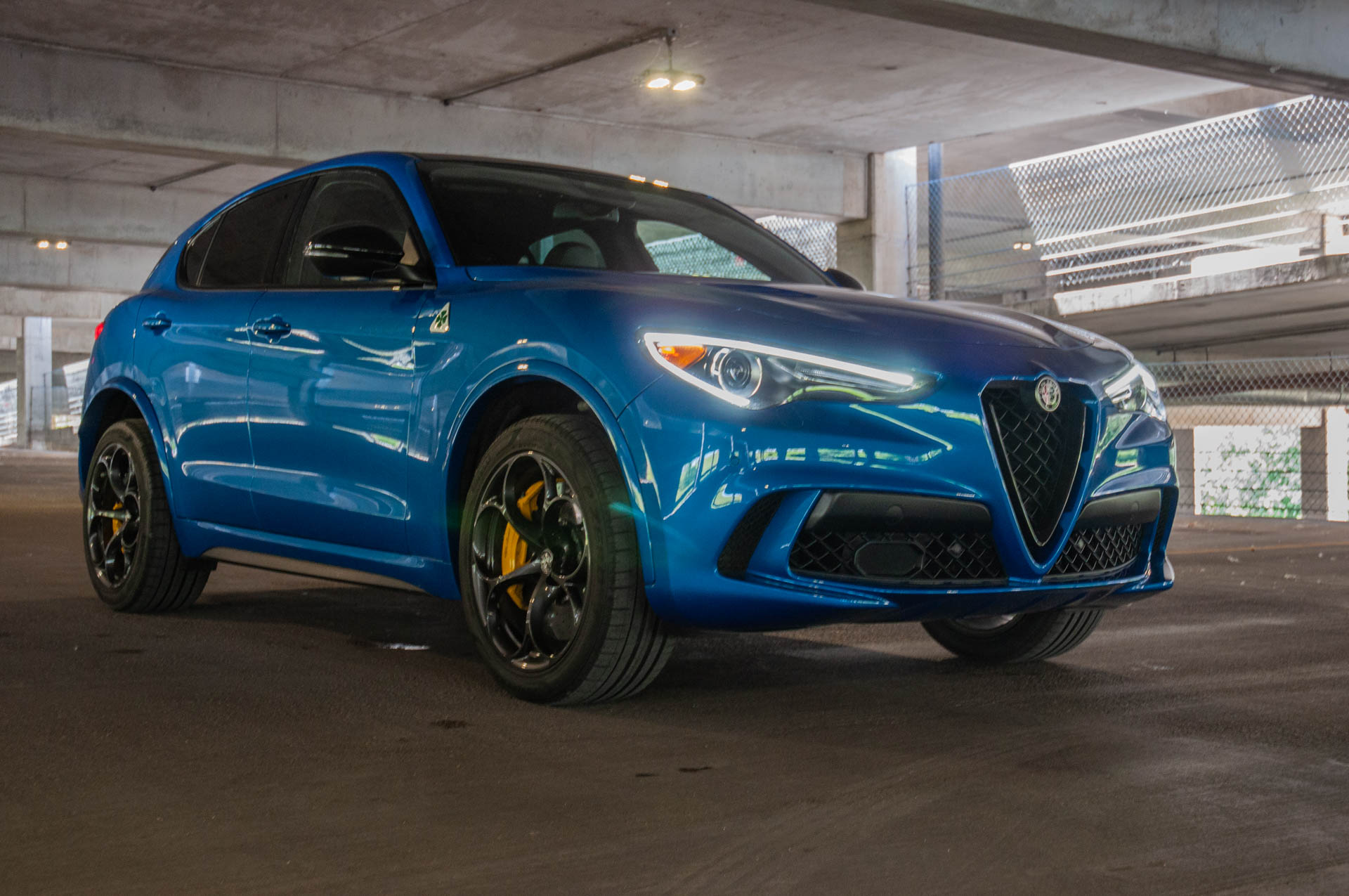 Download 2020 Alfa Romeo Stelvio Quadrifoglio - Front Three-Quarter HD Wallpaper 1920x1275 #31