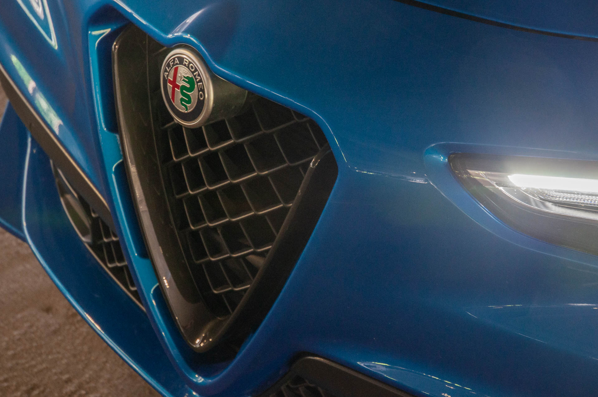 Download 2020 Alfa Romeo Stelvio Quadrifoglio - Grill HD Wallpaper 1920x1275 #37