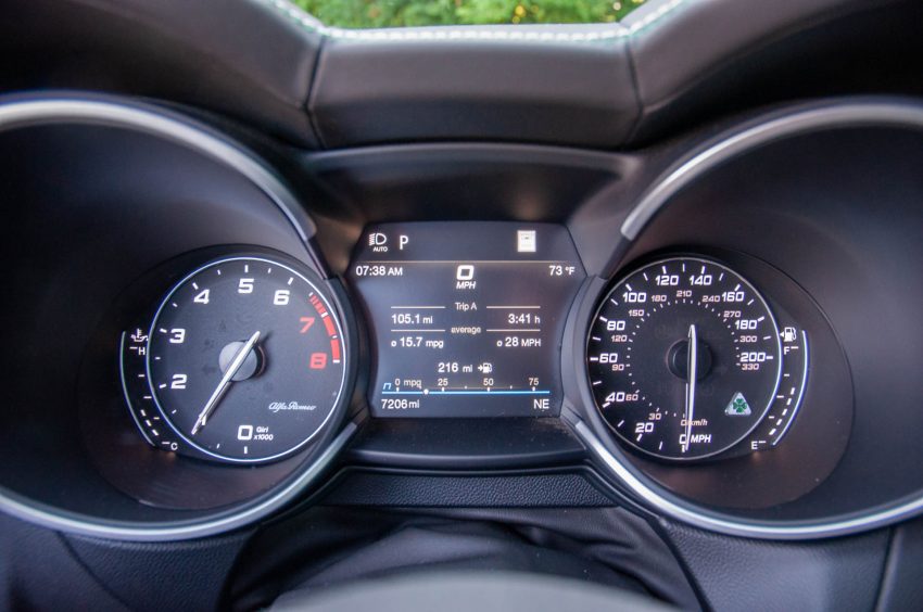 2020 Alfa Romeo Stelvio Quadrifoglio - Instrument Cluster Wallpaper 850x564 #50