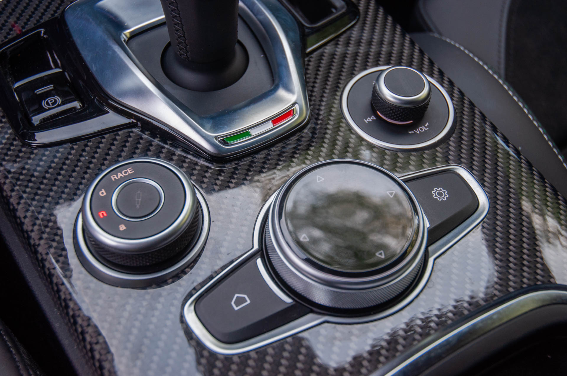 Download 2020 Alfa Romeo Stelvio Quadrifoglio - Interior, Detail HD Wallpaper 1920x1275 #55