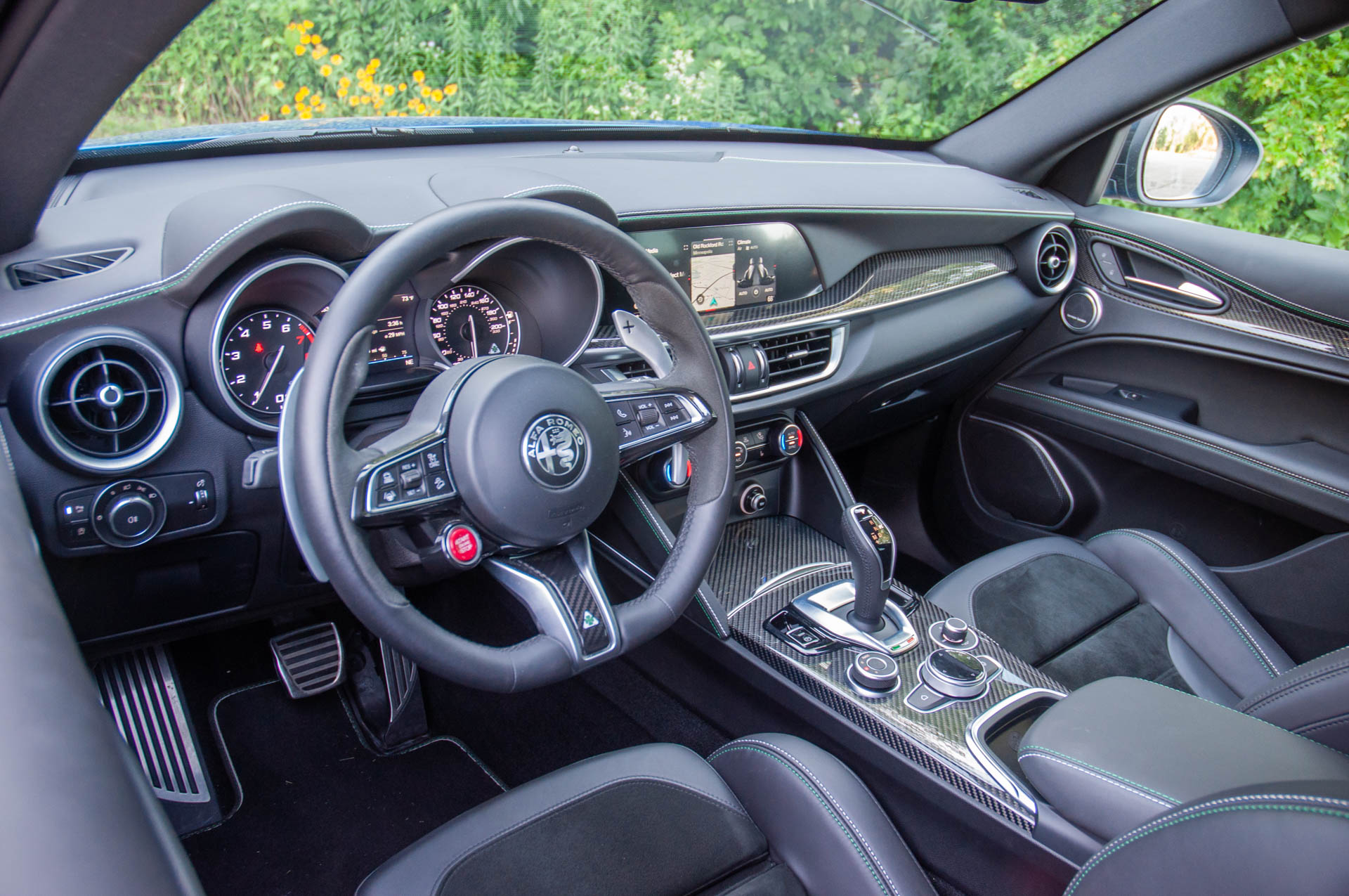 Download 2020 Alfa Romeo Stelvio Quadrifoglio - Interior HD Wallpaper 1920x1275 #51