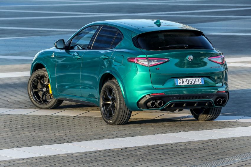 2020 Alfa Romeo Stelvio Quadrifoglio - Rear Three-Quarter Wallpaper 850x567 #15