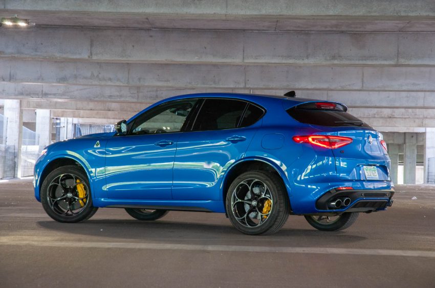 2020 Alfa Romeo Stelvio Quadrifoglio - Rear Three-Quarter Wallpaper 850x564 #26