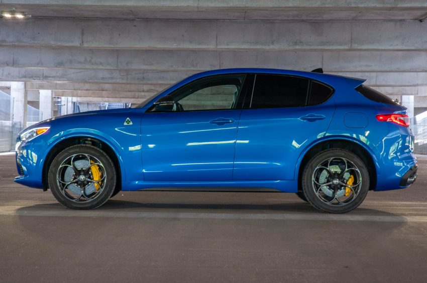 2020 Alfa Romeo Stelvio Quadrifoglio - Side Wallpaper 850x564 #27