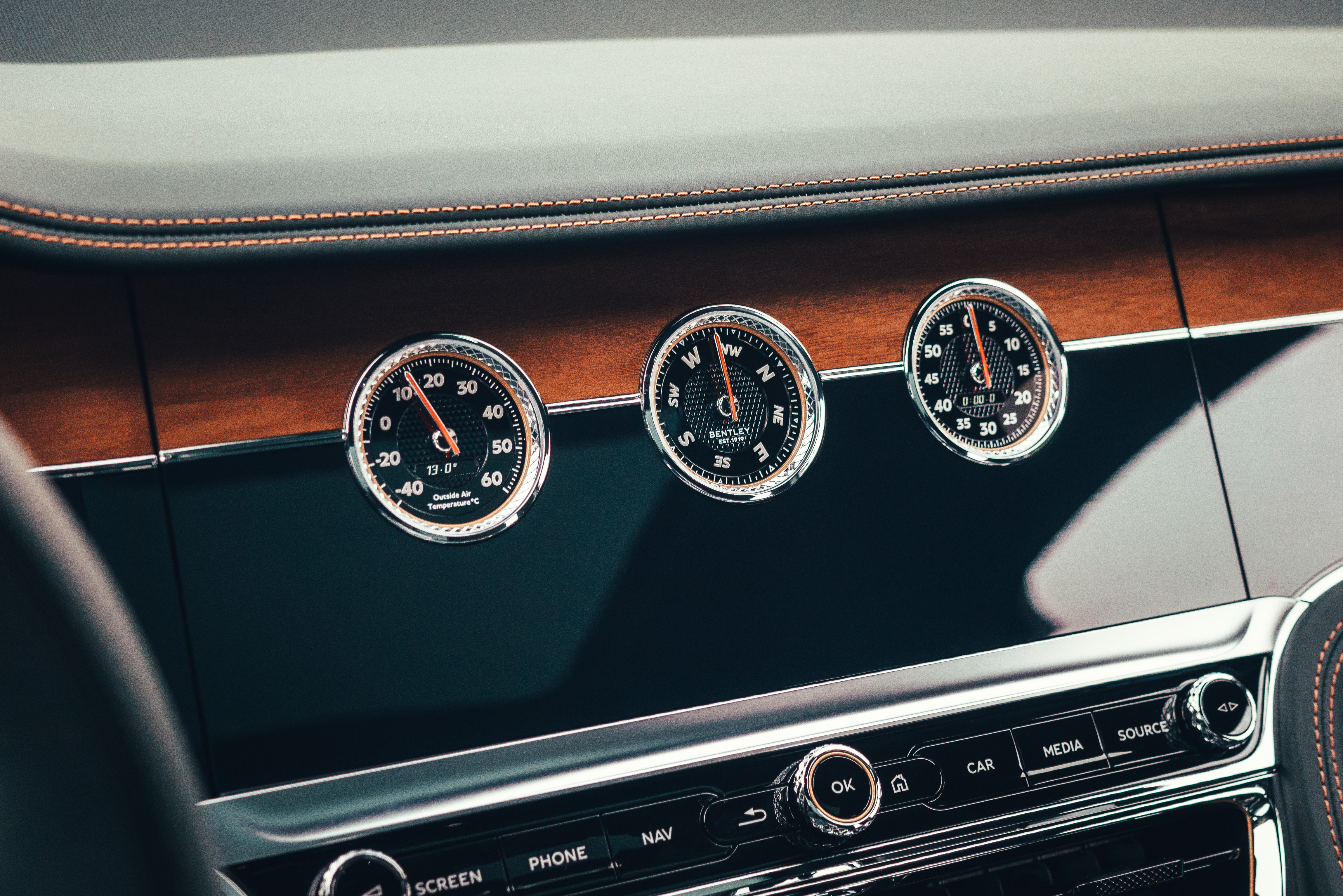 Download 2021 Bentley Flying Spur V8 - Central Console HD Wallpaper 4598x3068 #75