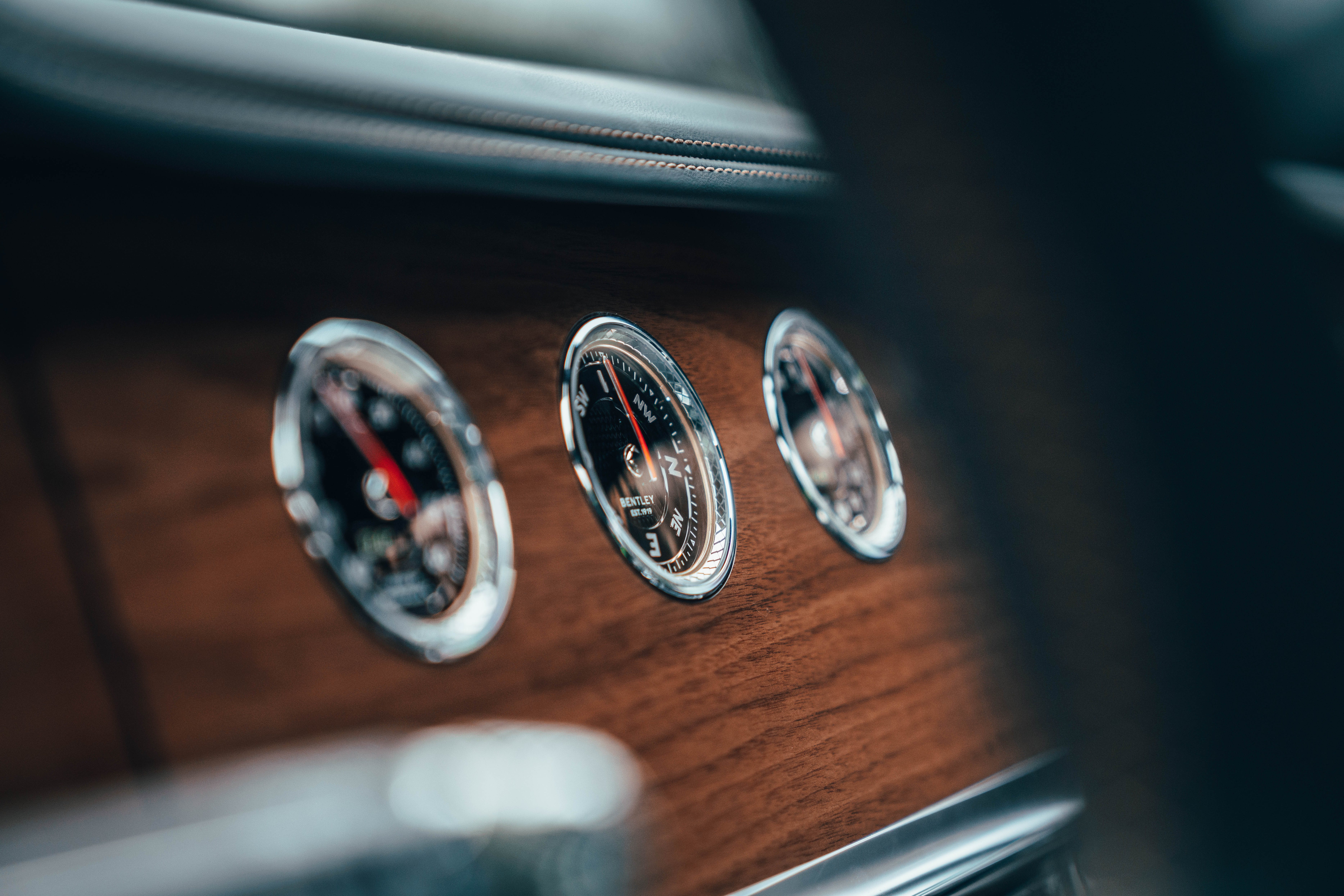 Download 2021 Bentley Flying Spur V8 - Central Console HD Wallpaper 7469x4982 #73