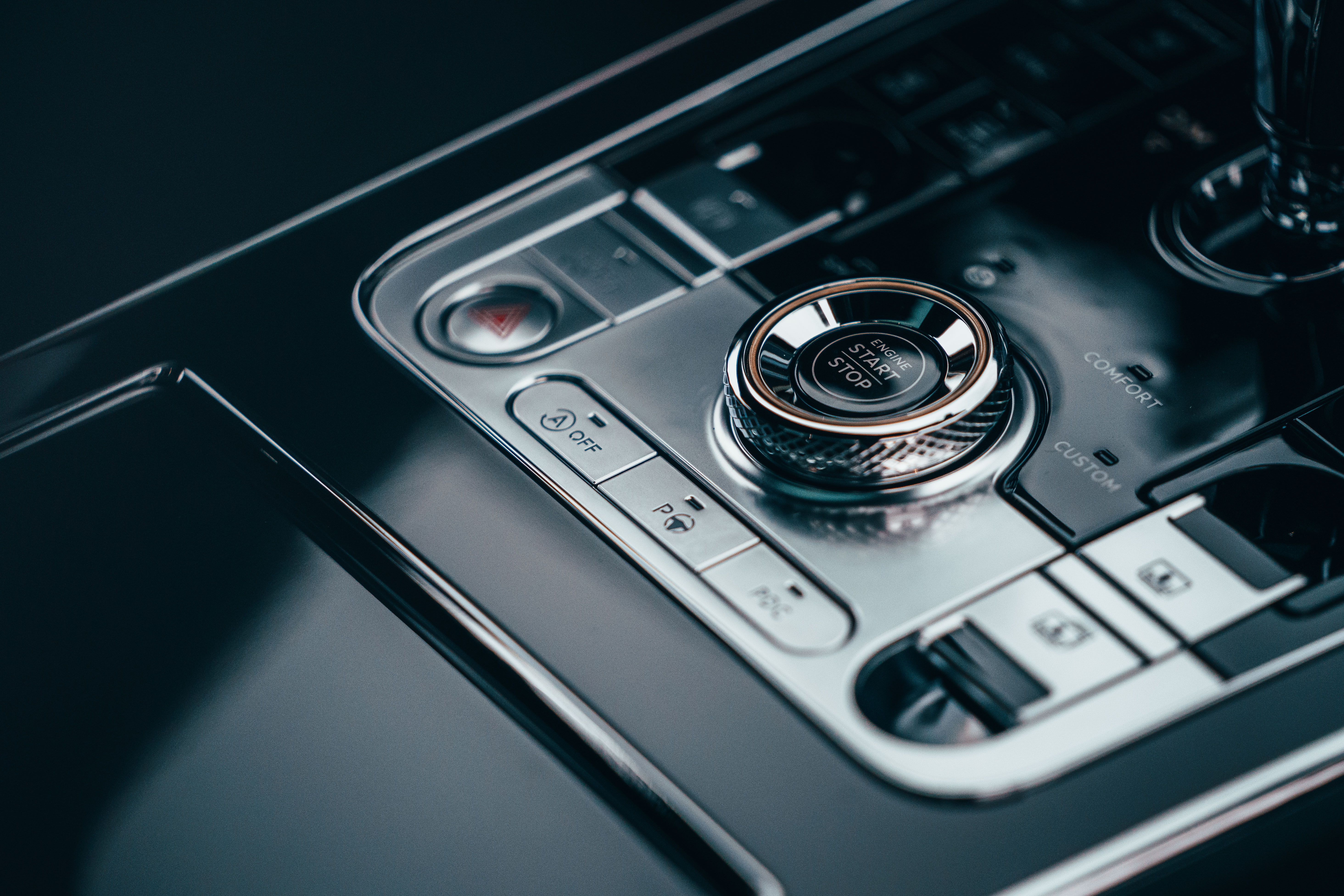 Download 2021 Bentley Flying Spur V8 - Central Console HD Wallpaper 5857x3905 #72