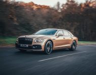 2021 Bentley Flying Spur V8 - Front Three-Quarter Wallpaper 190x150