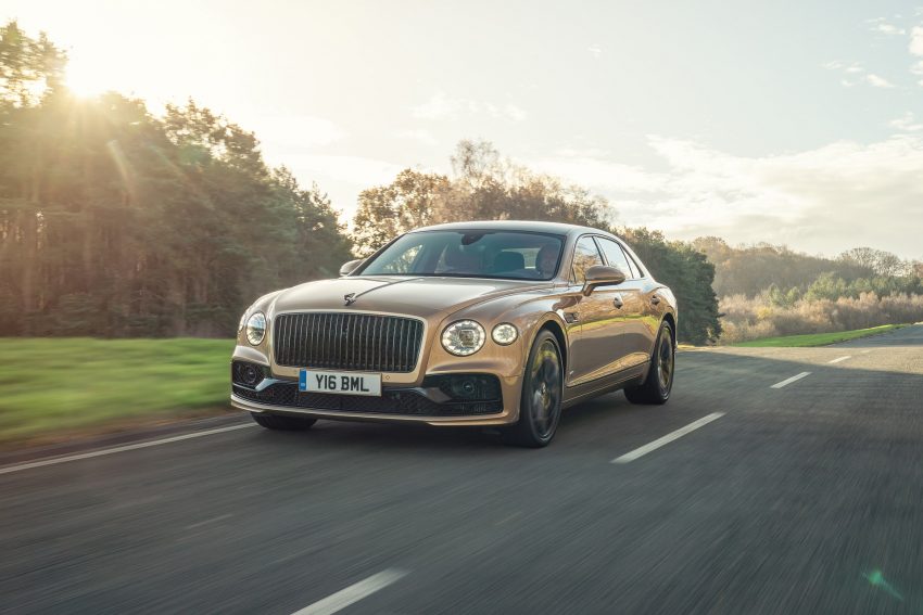 2021 Bentley Flying Spur V8 - Front Three-Quarter Wallpaper 850x567 #38