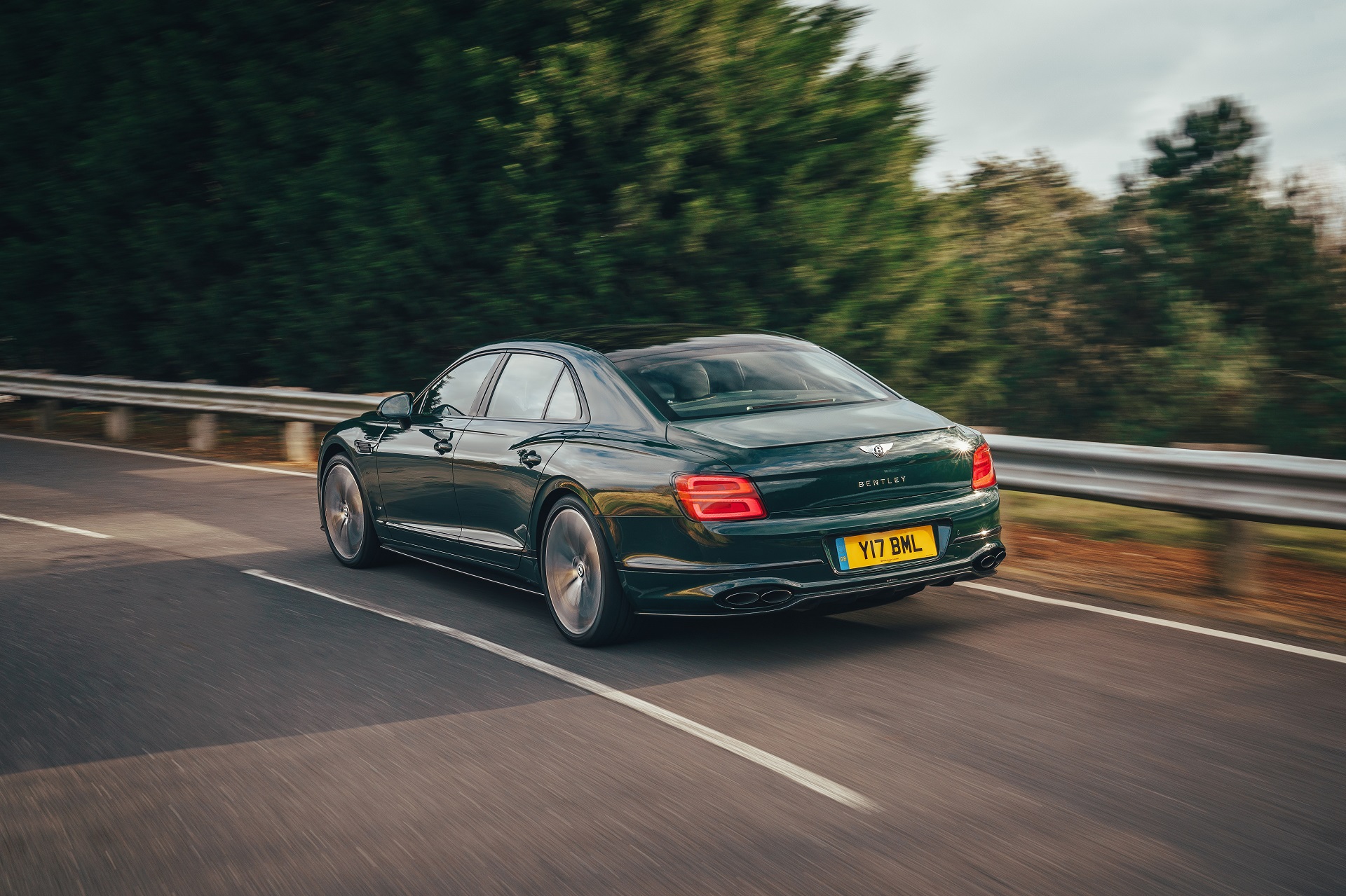 Download 2021 Bentley Flying Spur V8 - Rear Three-Quarter HD Wallpaper 1920x1279 #26