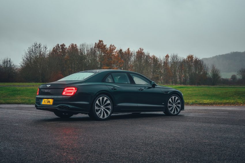 2021 Bentley Flying Spur V8 - Rear Three-Quarter Wallpaper 850x567 #27