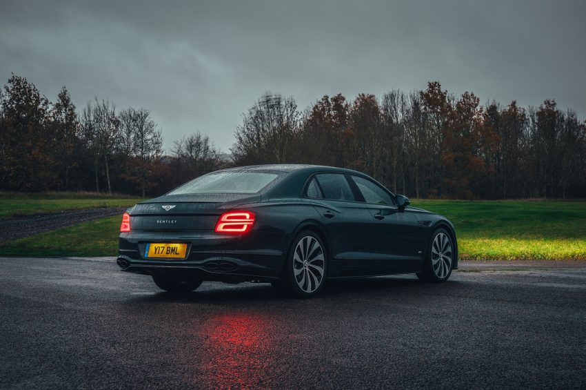 2021 Bentley Flying Spur V8 - Rear Three-Quarter Wallpaper 850x565 #28