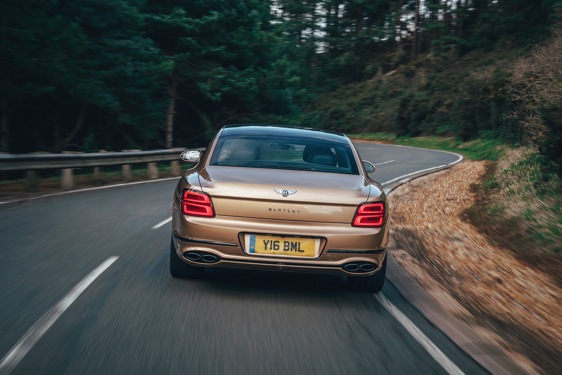 Download 2021 Bentley Flying Spur V8 - Rear HD Wallpaper 1920x1280 #57