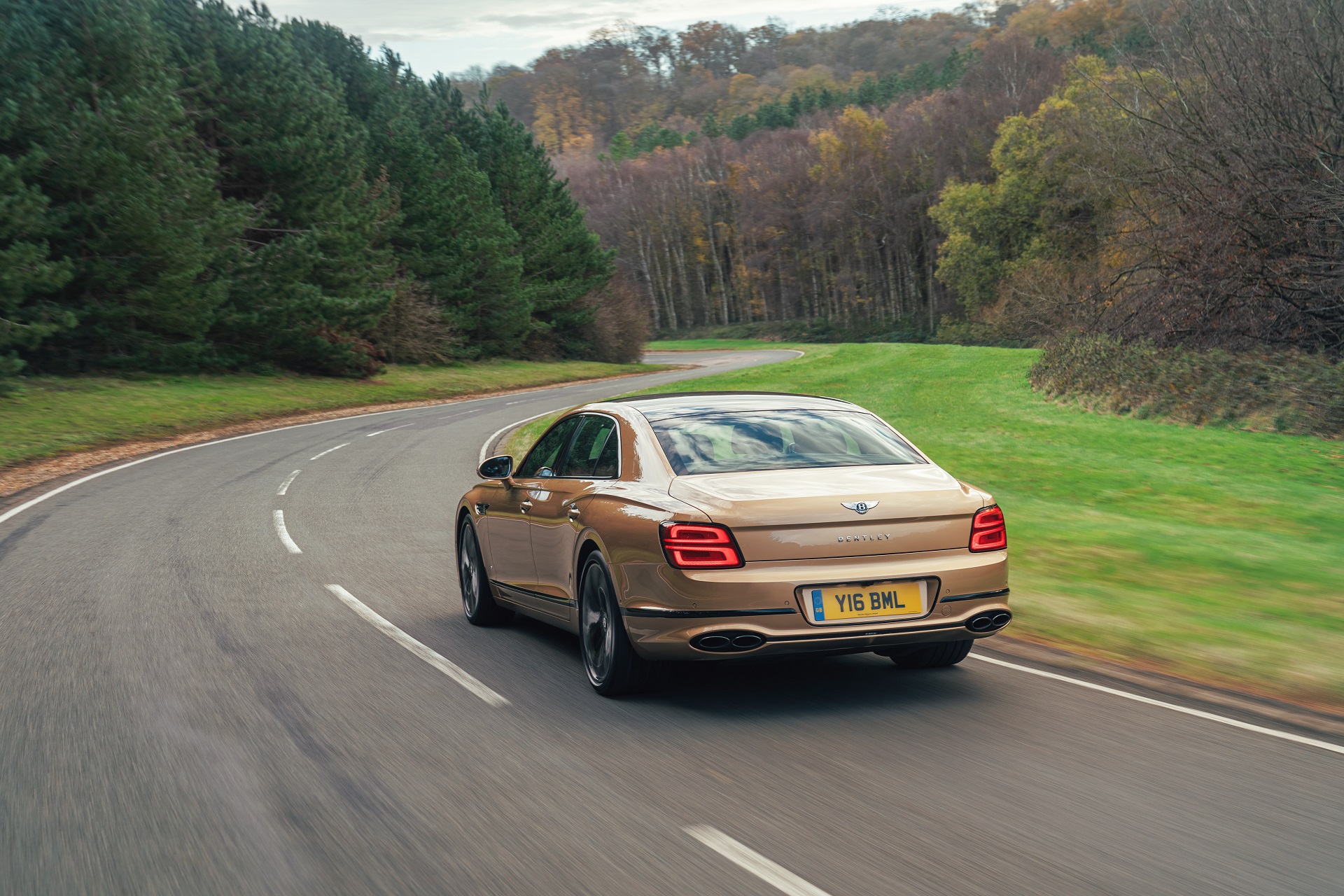 Download 2021 Bentley Flying Spur V8 - Rear HD Wallpaper 1920x1280 #41