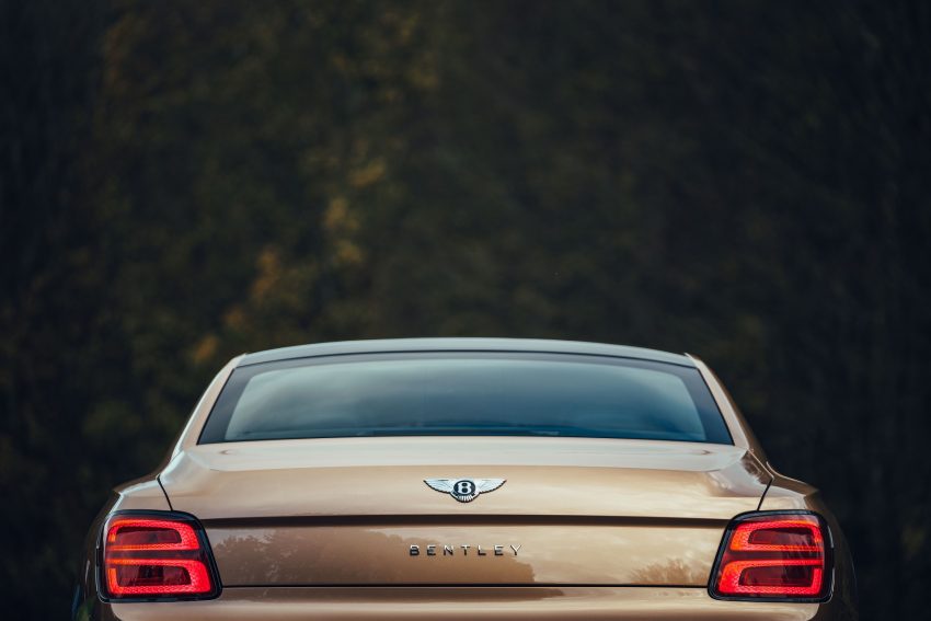 2021 Bentley Flying Spur V8 - Tail Light Wallpaper 850x567 #52