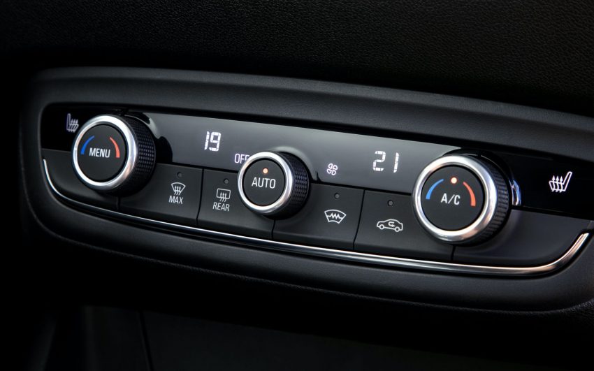 2021 Opel Crossland - Central Console Wallpaper 850x531 #13