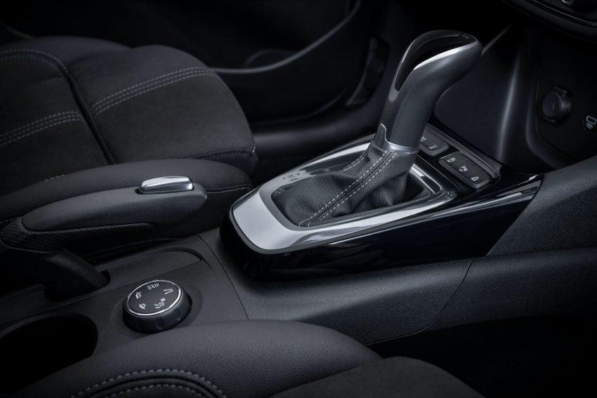2021 Opel Crossland - Central Console Wallpaper 850x567 #12