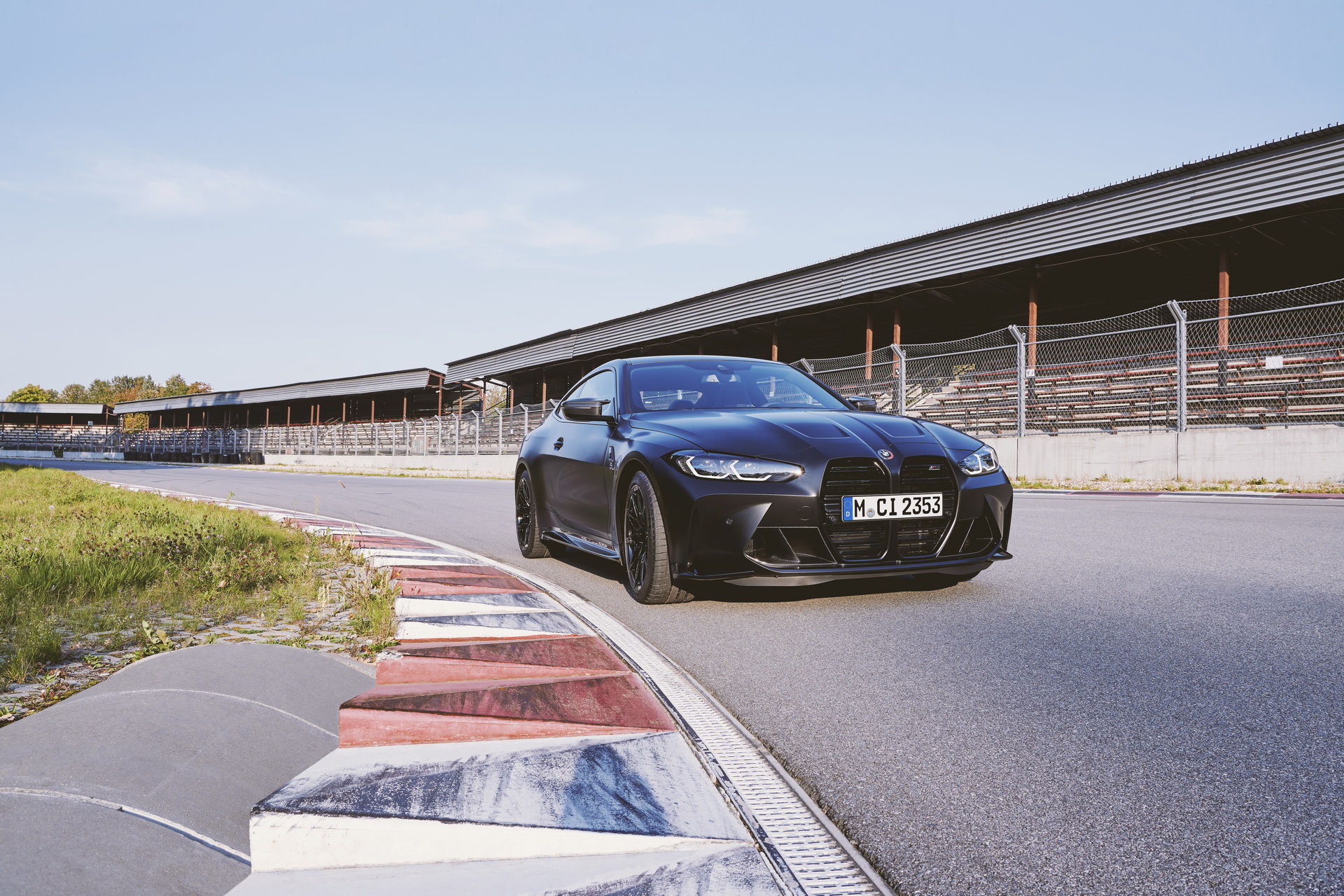 Download 2022 BMW M4 Competition x Kith - Front HD Wallpaper 1920x1280 #35