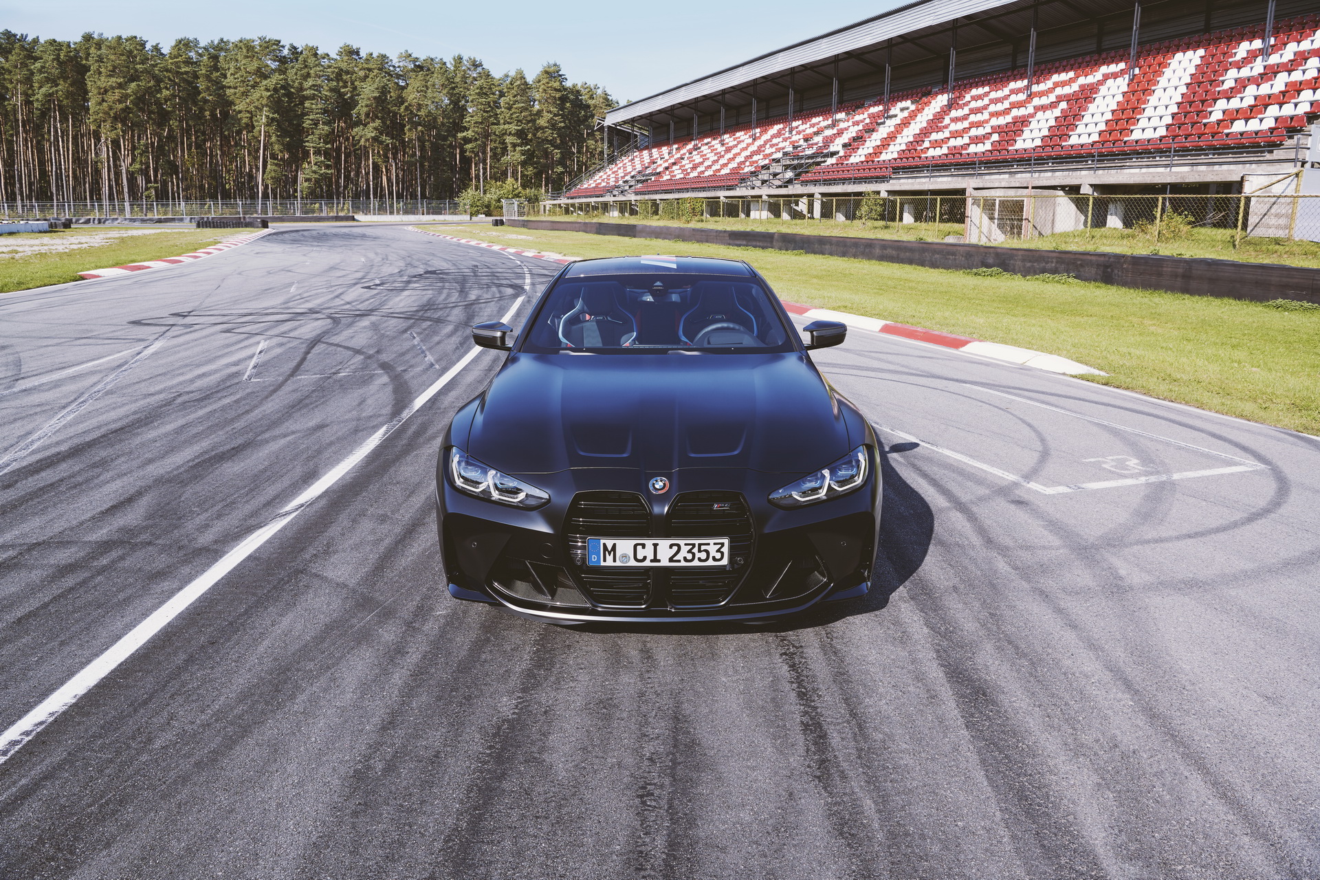 Download 2022 BMW M4 Competition x Kith - Front HD Wallpaper 1920x1280 #36