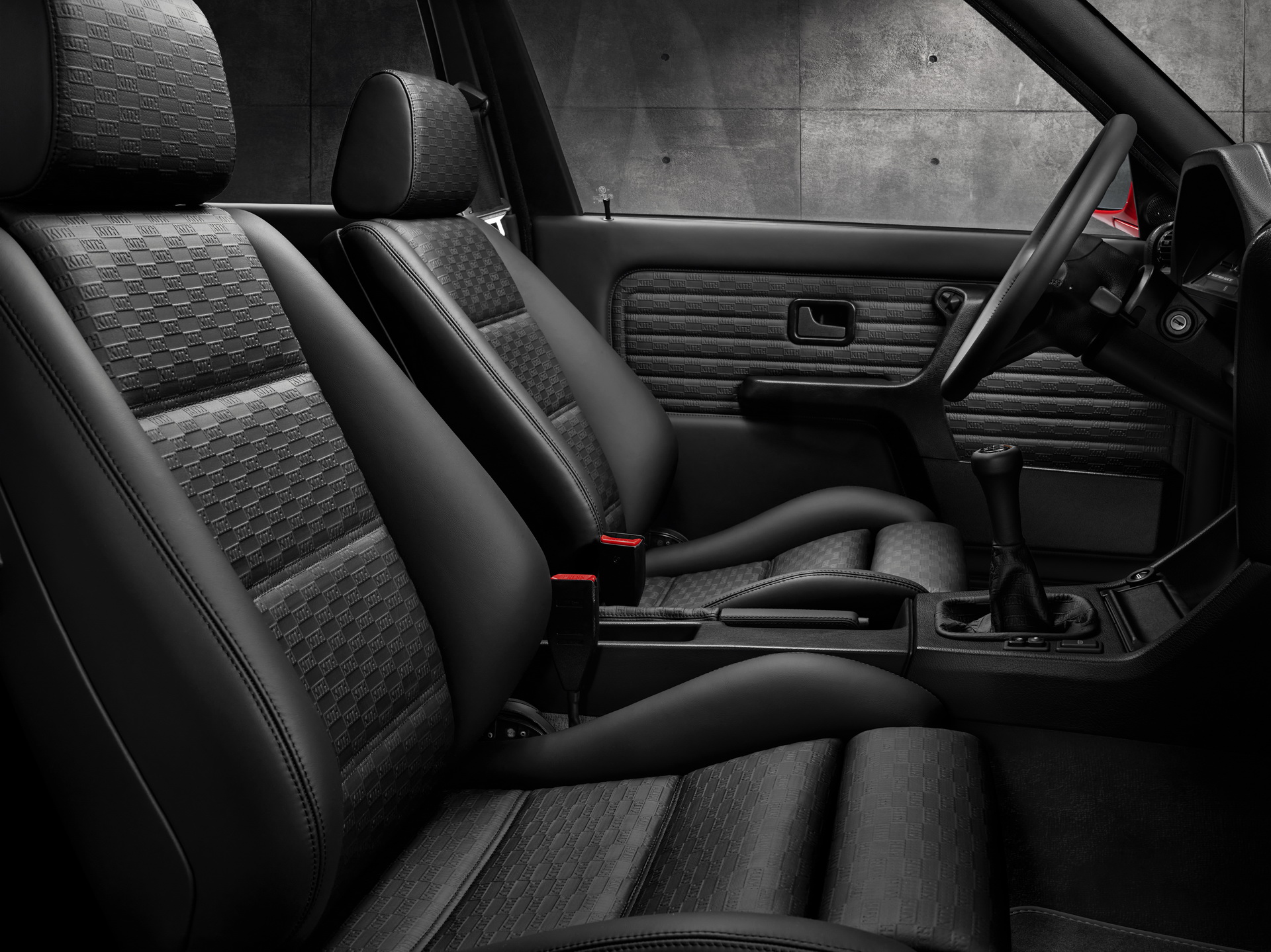 Download 2022 BMW M4 Competition x Kith - Interior, Front Seats HD Wallpaper 1920x1439 #32