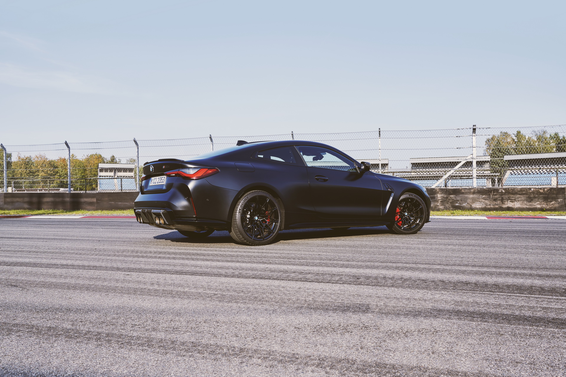 Download 2022 BMW M4 Competition x Kith - Rear Three-Quarter HD Wallpaper 1920x1280 #37