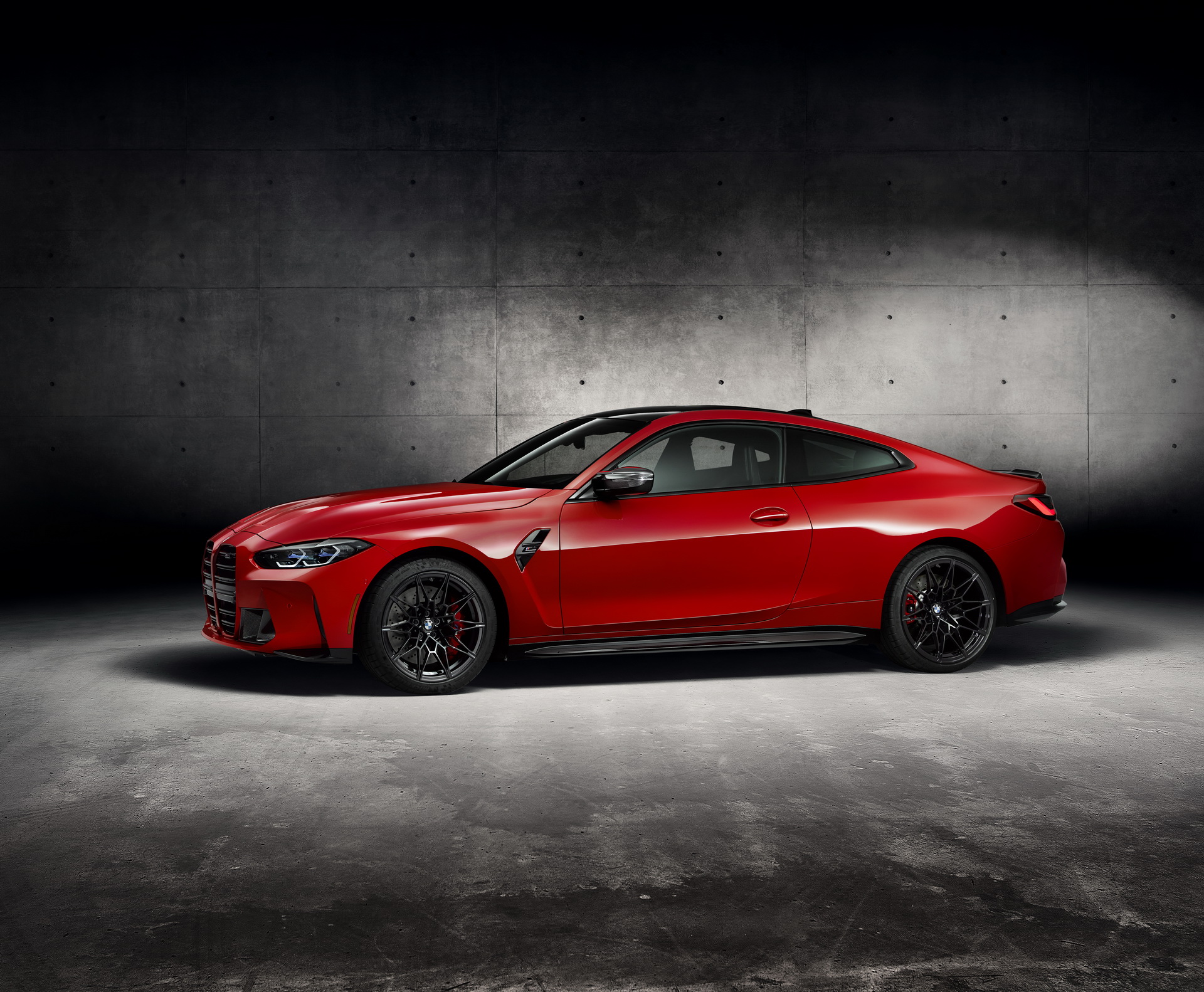 Download 2022 BMW M4 Competition x Kith - Side HD Wallpaper 1920x1582 #4