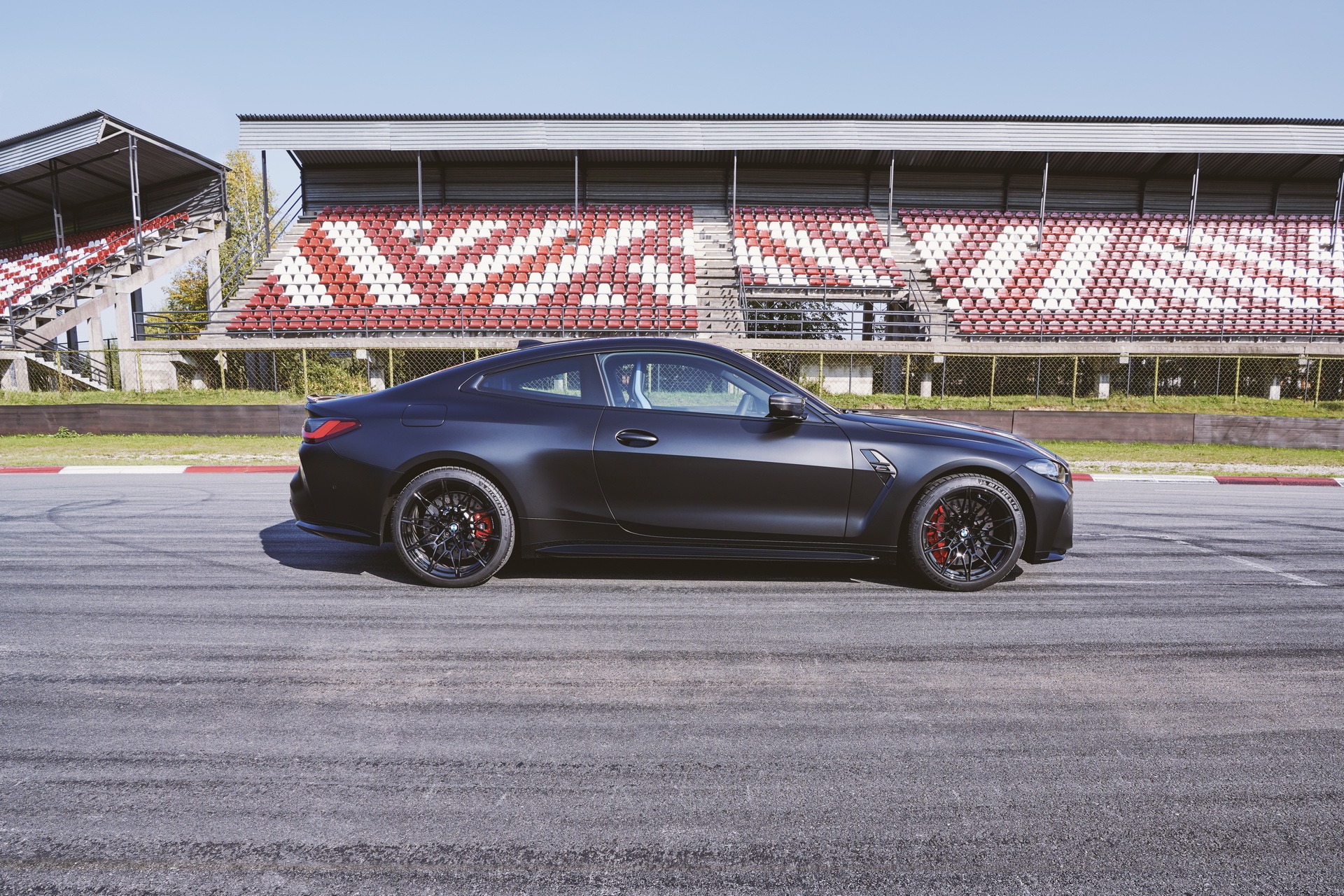 Download 2022 BMW M4 Competition x Kith - Side HD Wallpaper 1920x1280 #38