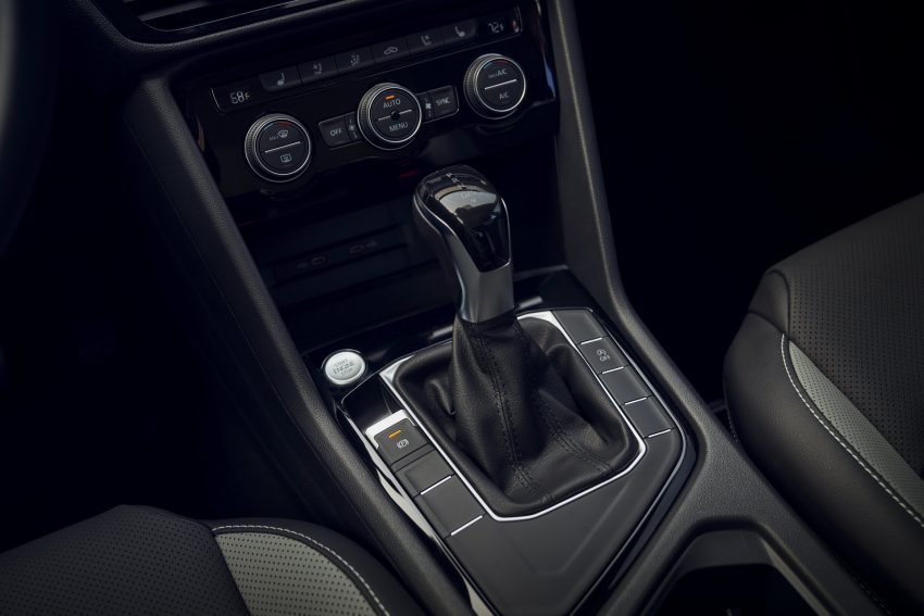 2022 Volkswagen Taos - Central Console Wallpaper 850x567 #59