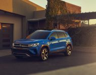 2022 Volkswagen Taos - Front Three-Quarter Wallpaper 190x150