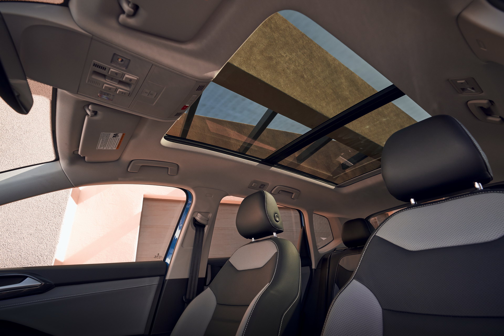 Download 2022 Volkswagen Taos - Panoramic Roof HD Wallpaper 1920x1280 #71