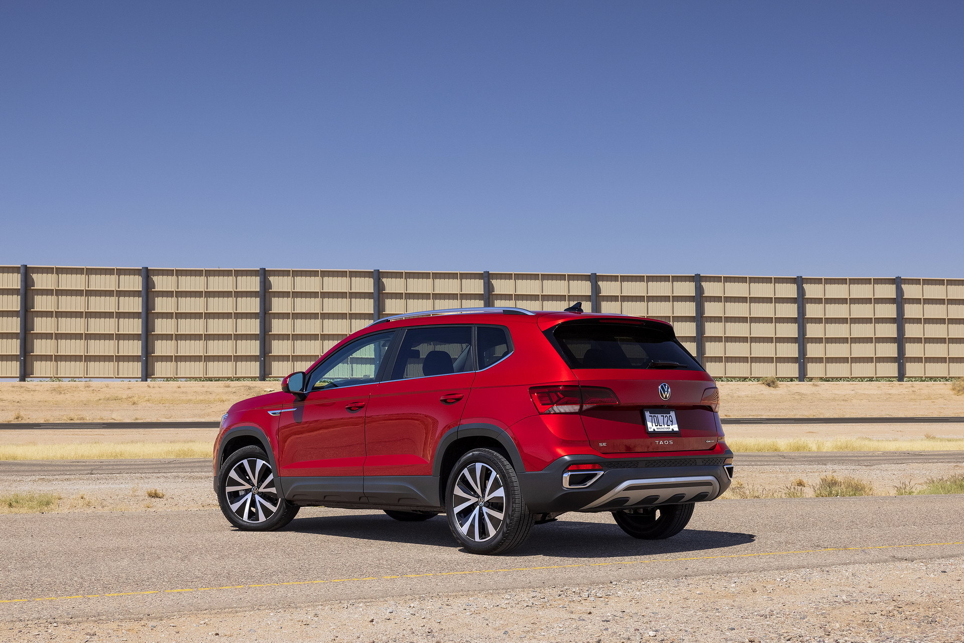 Download 2022 Volkswagen Taos - Rear Three-Quarter HD Wallpaper 1920x1281 #13