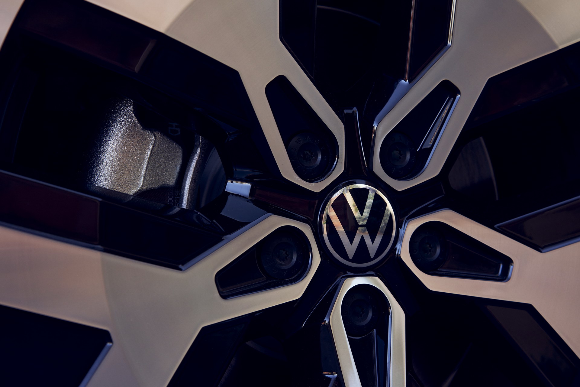 Download 2022 Volkswagen Taos - Wheel HD Wallpaper 1920x1280 #55