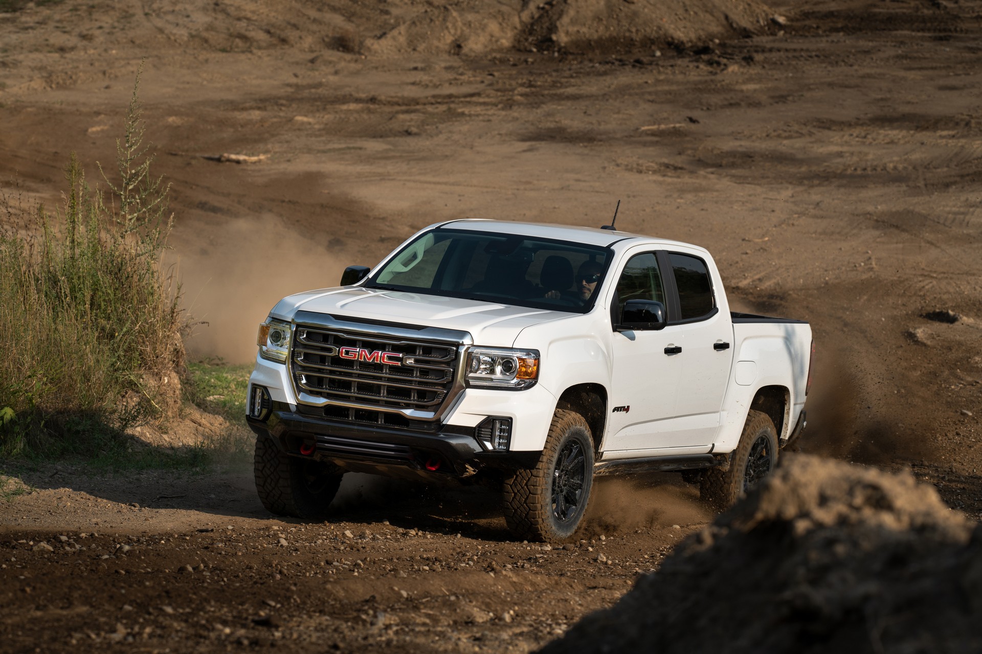 Download 2021 GMC Canyon AT4 Off-Road Performance Edition - Front Three-Quarter HD Wallpaper 1920x1280 #1