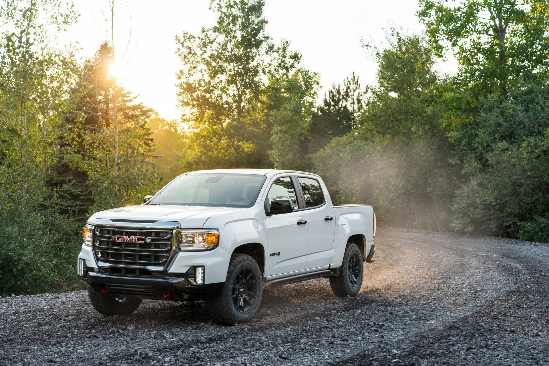 Download 2021 GMC Canyon AT4 Off-Road Performance Edition - Front Three-Quarter HD Wallpaper 1920x1280 #8