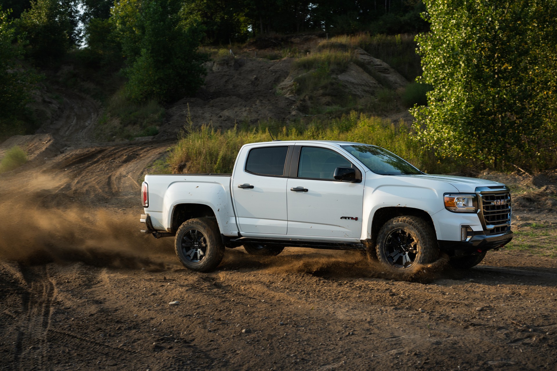 Download 2021 GMC Canyon AT4 Off-Road Performance Edition - Front Three-Quarter HD Wallpaper 1920x1280 #4