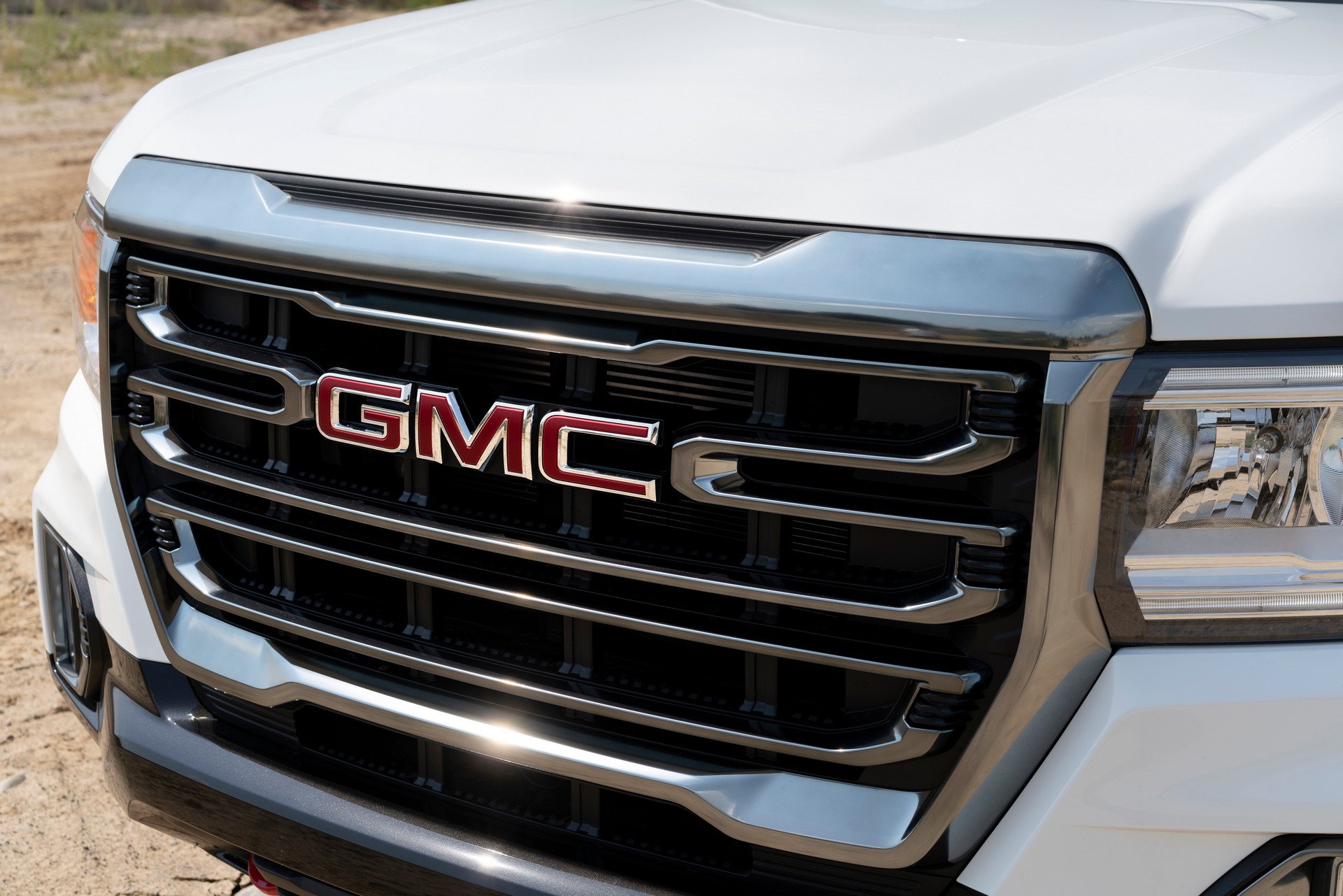 Download 2021 GMC Canyon AT4 Off-Road Performance Edition - Grille HD Wallpaper 1920x1281 #12