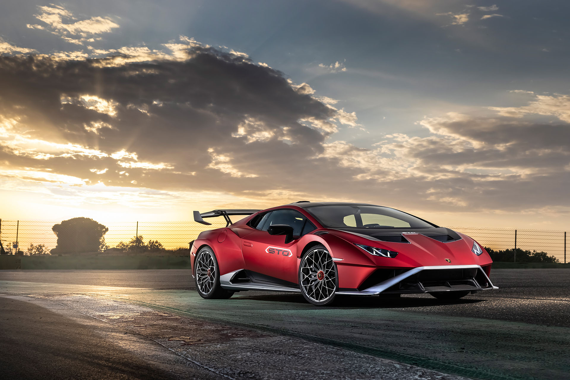 Download 2021 Lamborghini Huracán STO - Front Three-Quarter HD Wallpaper 1920x1280 #27